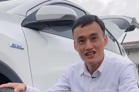 为什么大多数车都用非全尺寸备胎。#万物皆可挂闲鱼 #轮胎 #每天一个用车知识 视频封面