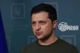 【#乌克兰现总统宣布制裁前总统 】据央视消息，乌克兰总统泽连斯基10月12日签署命令，宣布对乌克兰前总统亚努科维奇、俄罗斯富商杰里帕斯卡、乌克兰前国防部长列别杰夫、乌克兰商人库尔琴科进行制裁，查封相关人员名下的资产。#俄罗斯乌克兰局势 视频封面