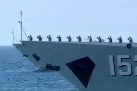 辽宁号航空母舰上的河南女兵：是我国海军推行的首批女舰员。来源：正观新闻冬呱视频视频封面