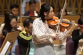1994年出生的孙一凡，95后小提琴手柳鸣，亮相有141年历史的 #上海交响乐团 ，带来一场门德尔松音乐会。视频封面