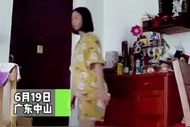 老婆躲在门后装小怪兽，吓傻老公。网友：简单的快乐就是回家的意义。#家 #快乐 #回家 视频封面