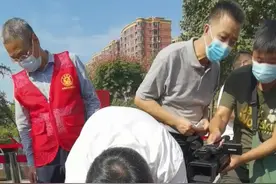 河南南阳石秀田副市长亲自给给申请号牌成功的电动车上牌。#河南南阳 #豫见你我他视频封面