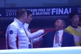 柚子和教练之间的可爱瞬间…… 哼，我也是有肌肉💪的视频封面