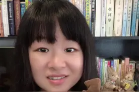 #母乳 #吐奶 里面有块儿，有黄水，闻起来酸酸的，要紧吗？#冯欣源自然养育视频封面