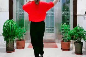 广场舞《大哥谢谢你》32步加长版，#扭扭更健康 