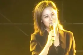 这才是最完整版的《爱一个人有多苦》听的让你心碎视频封面