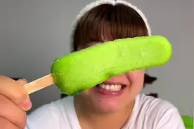 绿舌头棒冰#美食 #零食 #冰棒 #零食推荐 #童年记忆小零食