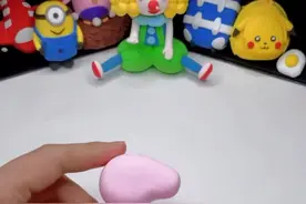 小猪佩奇大家觉得做的像吗？你还喜欢什么卡通人物呢？#粘土教程 #超轻粘土 #小猪佩奇