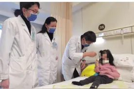 一针从70万降到3.3万，这种特效药云南患者打上了!#天价药诺西那生钠 #天价药纳入医保 #诺西那生钠 视频封面