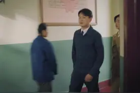 #佟大为 #蒋欣 冬妮娅让陈凯赶紧拍技术手册。常汉卿告知金灿烂一切都是缓兵之计视频封面