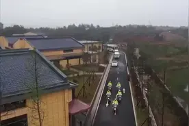 为英雄安家！湖南祁东县40名散葬烈士集中迁葬烈士陵园。视频封面