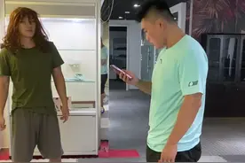 被女生骚扰了怎么办？暖男必备，一学就废，这个年头，男生学点防身没有坏处！#迷惑行为大赏 #热门 #防身术教学视频封面