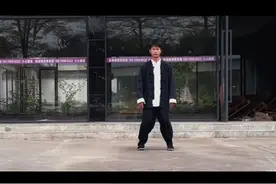 #杨氏太极拳 传统大架108式：起势，右左抱球视频封面