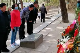 许世友上将，河南省新县人。曾任红4军军长，南京军区司令员，广州军区司令员。1955年被授予上将军衔。🇨🇳#鄂豫皖红色历史 #许世友将军故里视频封面