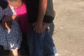 当爷爷奶奶突然见到四年未见的孙子孙女，瞬间喜极而泣抱着久久不愿撒手#隔辈亲#祖孙情  #天伦之乐乐在其中视频封面