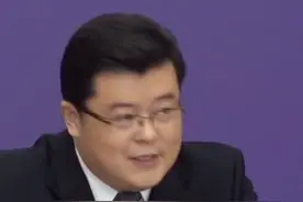 税务总局：实施税收减免优惠 激励出租方主动减免租金视频封面