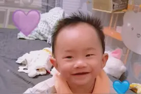 今天有一个宝妈要放弃自己的早产儿孩子出生23天 28周900克 因为她生的🏥没有那个条件,孩子什么问题没查出来，她们决定放弃 可脱离了呼吸机一个多小时,孩子的嘴唇还是粉色的， 我想说:早产儿其实没什么很大的都问题,基本都可以长大的,只 要爸爸妈妈细心一点,现在报x挺多的,米在赚就有了 孩子只有一个,早产儿她们不容易,给他们一个机会吧 长大了会给你惊喜#早产宝宝一斤逆袭#早产儿 #早产宝宝 视频封面