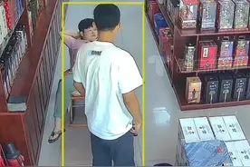 5日黑龙江鸡西，一男子坐摇椅上不慎往后摔，站在一旁的兄弟第一反应竟是…#兄弟视频封面