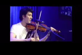 #王力宏 与#方大同 合作的《Flow》去年乘风破浪火了一小把，来感受福利秀这场更加自由的Flow吧～@抖音视频封面