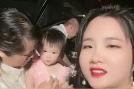 女儿十个多月了 带她坐车出去玩 竟然吐了一车 我婆婆说她是晕车了😂 我一直以为小孩子不会晕车的！视频封面