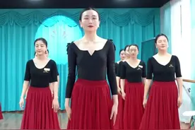 如果信仰有颜色，那么一定是中国红🇨🇳形体仪态版本简单易懂的#形体舞#万疆 来啦！一起学习起来，来直播间一起修炼#成都创女雅汇形体礼仪#形体训练#舞蹈#气质女神@抖音短视频视频封面