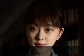 遭遇紧急情况又不方便打电话时怎么办？警花教你手机设置紧急联系人。