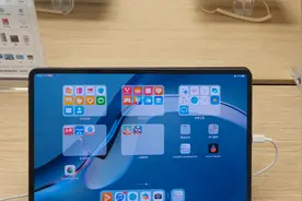 华为MatePad Pro 12.6 2022款上手体验
主要参数：12.6英寸OLED视频封面