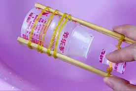用一次性筷子和喝完的饮料瓶，给小朋友做一只动力小船。太有趣了吧#亲子陪伴#暑假充电计划 @抖音青少年视频封面