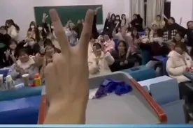 “别害怕，有我在！”暖心班长给全班女生送礼物，不愧是别人家的班长！@宣城职业技术学院教育与管理学院 视频封面