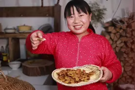 失传的家乡美味，年糕片蘸白糖，好吃的不行#宝藏乡村过大年视频封面