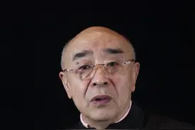 清朝男子为什么要剃一半头发扎辫子？#满族 #清朝 #发型 #满族文化 #涨知识 视频封面