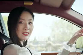 大型真香现场，教你如何开走一辆劳斯莱斯 @抖音汽车  #抖音车王争霸赛