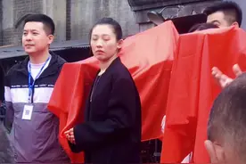 你看过她演的远方的山楂树吗？#演员任涛 #剧组花絮 #亲爱的孩子们 #马藜