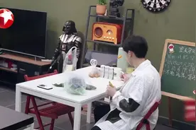 你的减肥路上有没有这样的“绊脚石”😂#汪苏泷 #尤长靖 #做家务的男人