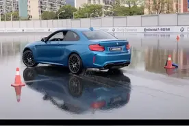 入门级漂移，科目二：漂移掉头#性能车 #漂移 #驾驶技巧 #赛车 #赛车手 #头文字d #宝马 #超跑 #跑车