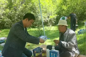 朋友的父亲，80岁老爷子两斤的白酒量视频封面