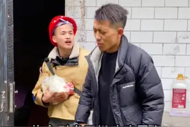 只有我们云贵川渝的才会这么热情，只是有点废脚@抖音短视频 #云贵川一家 #搞笑视频@陈二狗的朋友圈