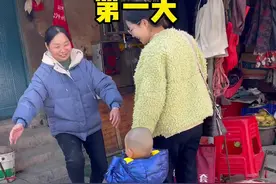 有一个洁癖症的婆婆，她用的东西从来不让碰，趁她今天带孩子出门玩，赶紧给他收拾收拾 #上热门 #记录真实生活 #大扫除 #厨房清洁 #轻轻松松做家务视频封面