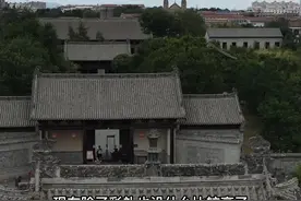 一座一千四百多年历史的古城级别被降了不说，连名子都抢不过小弟，不得不说，真的是新降啊！ 视频封面
