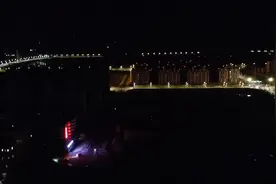 喜欢雨天讨厌水。喜欢黑色因为安静。杨超越说的对