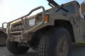 #燃兵器 国产车载迫击炮见过没？看看它的威力和机动性。视频封面