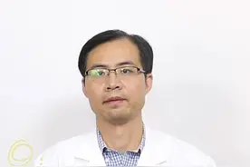 脚踝扭伤应该怎么处理？冷敷热敷有讲究。#医学科普 #骨科 #医学科普 #脚踝 @抖音短视频视频封面