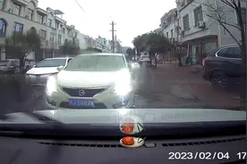 浙J5G82W，你是逆行。还这么牛。#台州天台交警#曝光不文明行为