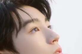 #王俊凯 新歌《元气发光》来啦！元气上头全力发光🥰NEVER BE AFRAID OF FALLING！
