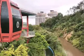 雨天坐缆车也不错