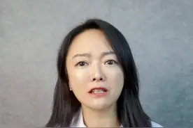 来找Dr.chen看脱发的同学大多数都有抠头皮小颗粒的坏习惯，那这么做不好在哪里呢？#脱发 #头皮护理 #皮肤管理 视频封面