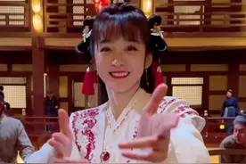打游戏不能太晚，把小鲁班的皮肤穿在身上！视频封面