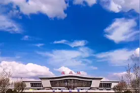 你们要的宝应高铁站来了！是不是有种大片的感觉？#手机摄影视频封面