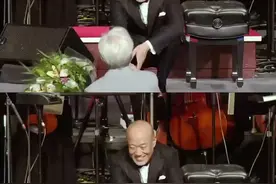 分享一个感人的瞬间—音乐会上#宫崎骏 给#久石让 献花 #花絮 #温暖视频封面