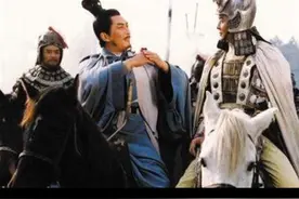 94版#三国演义 拍摄近三年，总投资约8千万元人民币，而两大主演的片酬却令你想象不到。视频封面